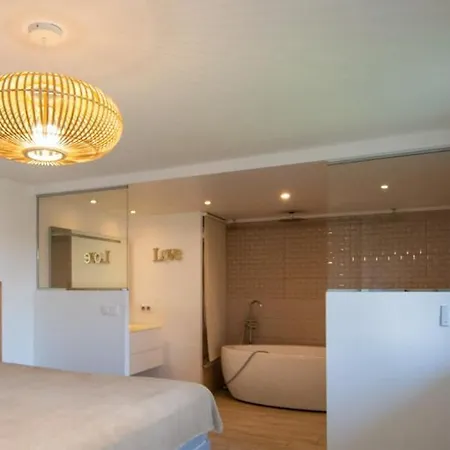 Villa Etoile By Mv Gallery, Hauteurs De Cannes, A 15 Mn De La Croisette Et Du Palais *